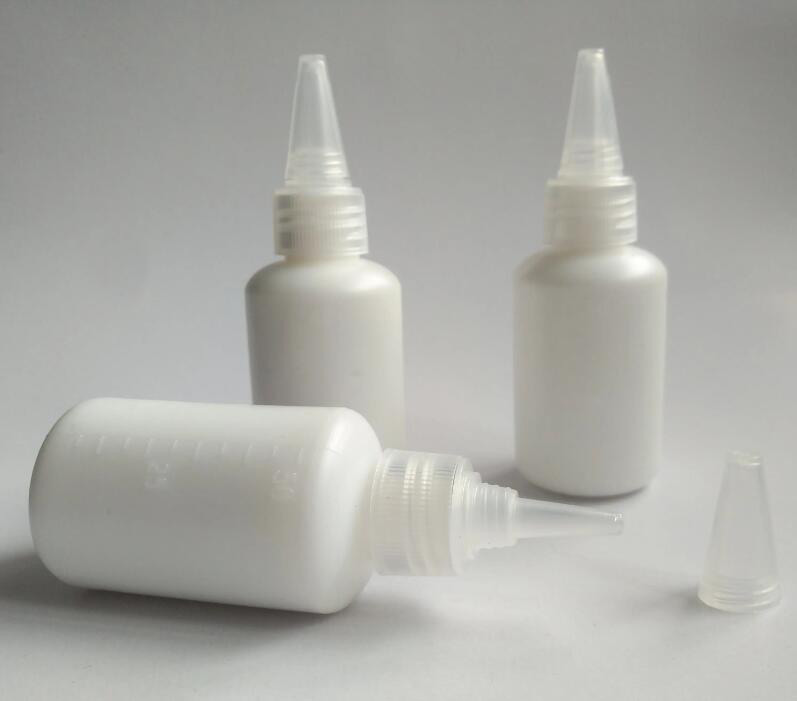 (圖:聚乙烯醇膠水展示圖)