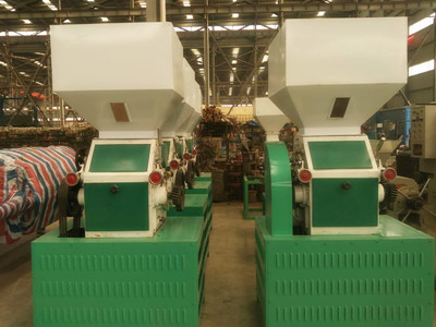 企鵝小型榨油機設(shè)備(圖1) 企鵝小型榨油機設(shè)備(圖1)