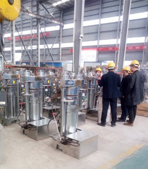 河南菜籽油榨油機(jī)怎么樣(圖1) 河南菜籽油榨油機(jī)怎么樣(圖1)